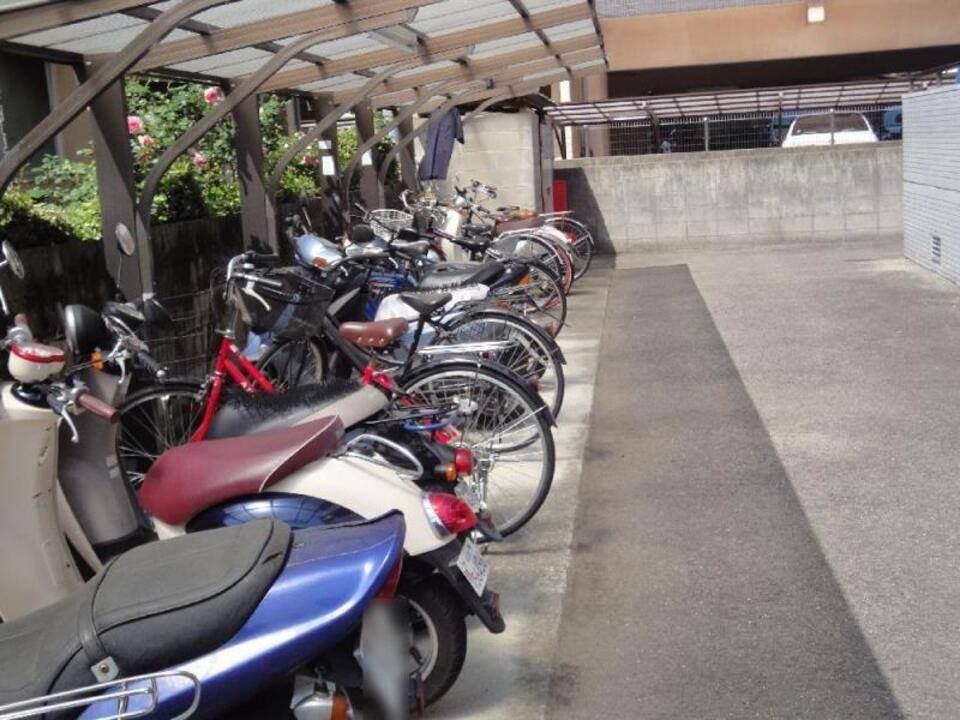 エントランス　エレベーター