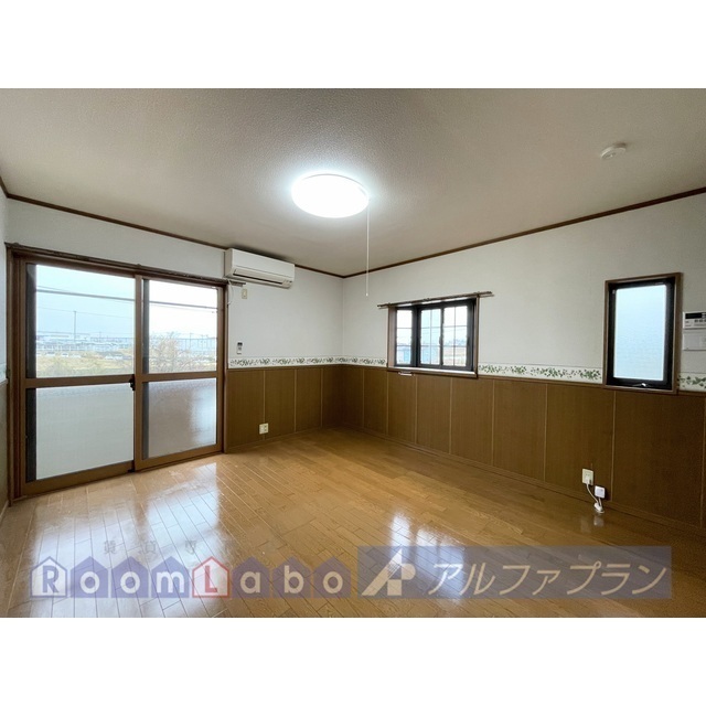 居室・リビング　※同タイプのお部屋の写真です