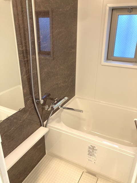 バス・シャワールーム　※写真は同タイプ住戸です。