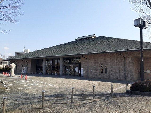 図書館　三田市立図書館様（図書館）まで500m