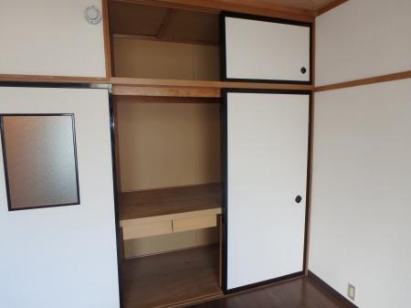 収納　押入