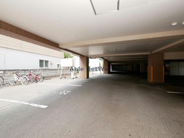 駐車場　駐車場