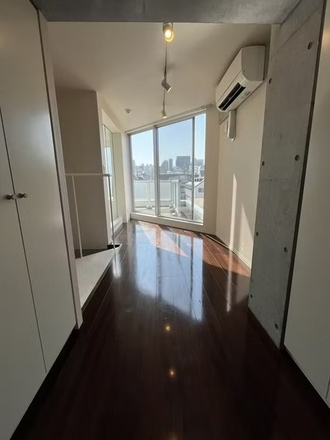 居室・リビング　※別部屋の参考写真です。