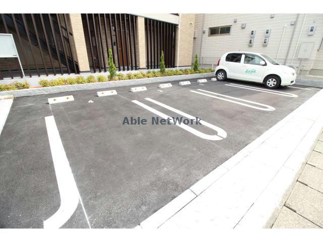 駐車場　駐車場