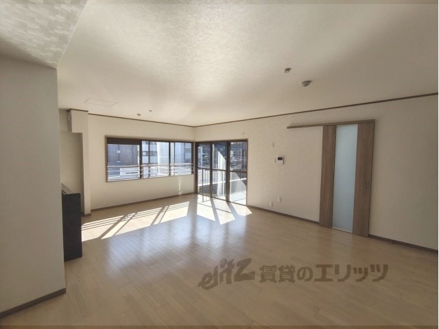 居室・リビング　リビング