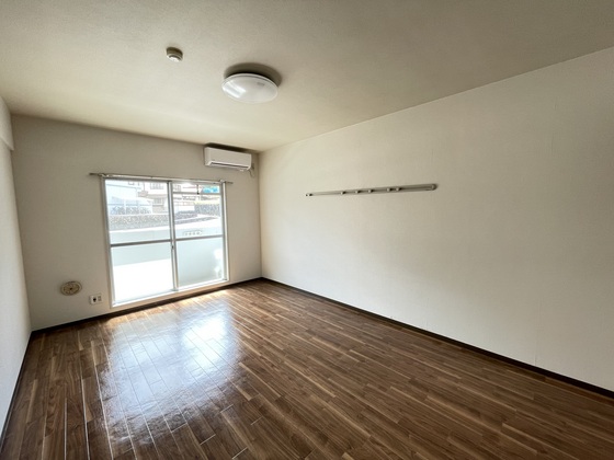 居室・リビング　※別部屋の写真です