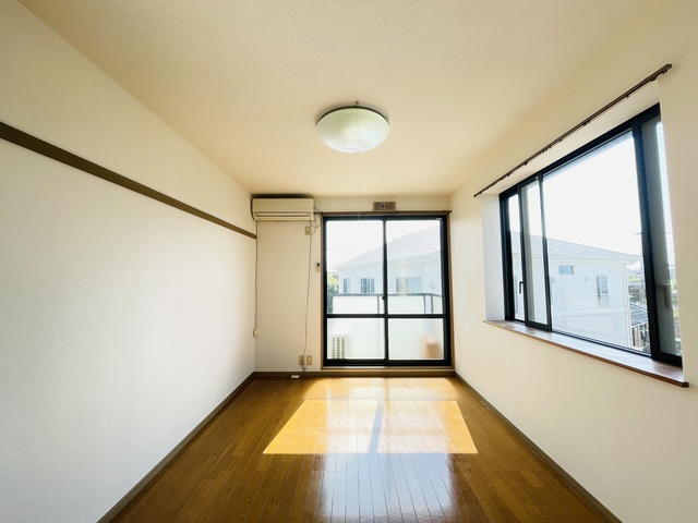 居室・リビング　写真は別部屋参考写真★