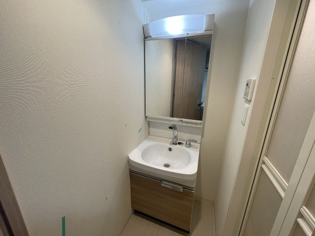 洗面設備　コンパクトで使いやすい洗面所