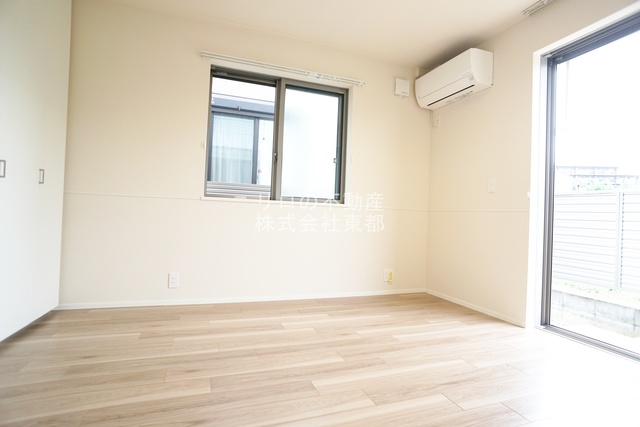 その他部屋・スペース　２面採光なので、明るく風通しのよい過ごしやすいお部屋です♪