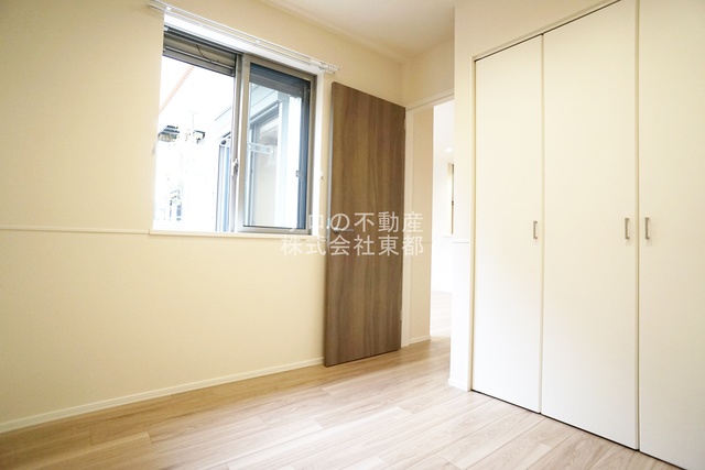 その他　室内は落ち着いた温もりを感じるフローリングです☆