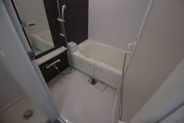 バス・シャワールーム　同タイプ別室の参考写真です。※現況優先