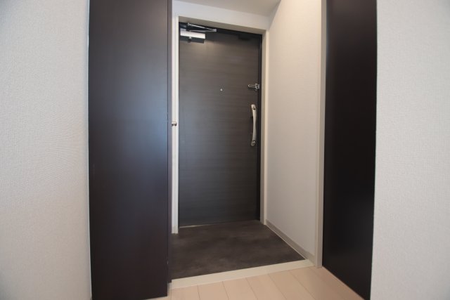 玄関　同タイプ別室の参考写真です。※現況優先