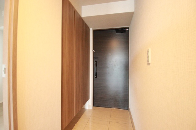 玄関　※別室の参考写真の為、現況優先です。