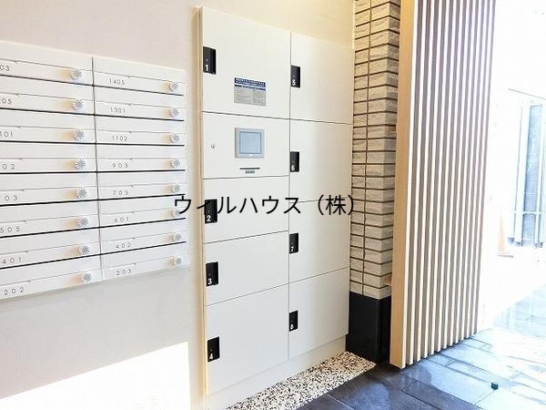 エントランス　荷物の受け取りに便利な宅配ＢＯＸ！
