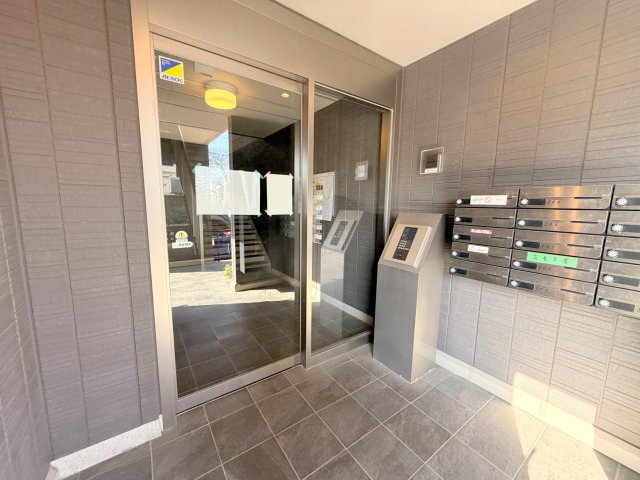 エントランス　綺麗なエントランスです。