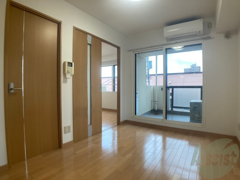 居室・リビング　広くてキレイなお部屋が広がっていて、充実した生活が送れそう。