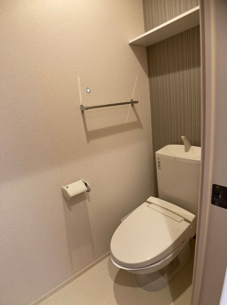 トイレ　反転画像