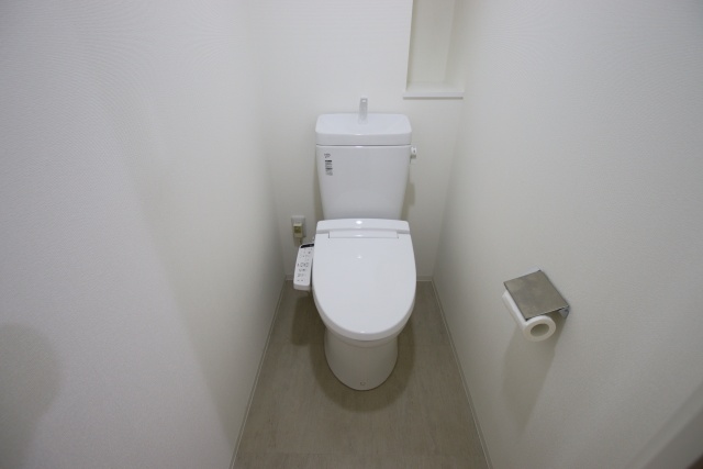 トイレ　※別室の参考写真の為、現況優先です。