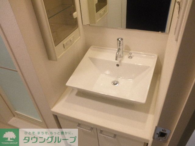 洗面設備　別部屋写真参照