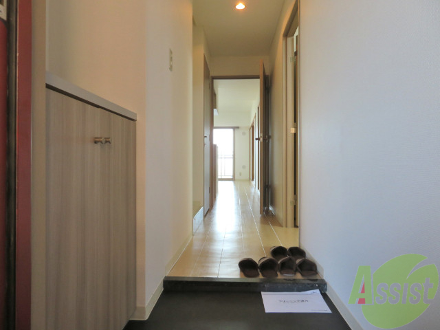 玄関　玄関からの様子を撮影してみました。動線になります。