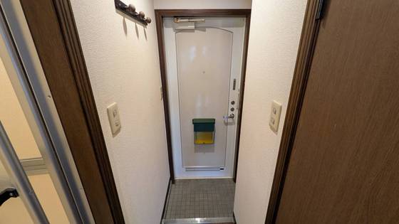 玄関　※別号室の写真です。