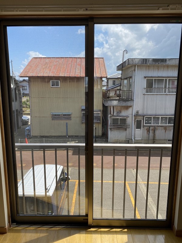 眺望　2F7.3畳洋間からの眺め