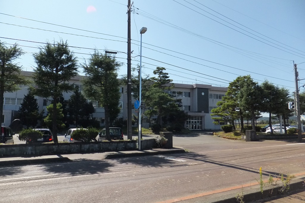 小学校　長岡市立越路小学校（小学校）まで827m