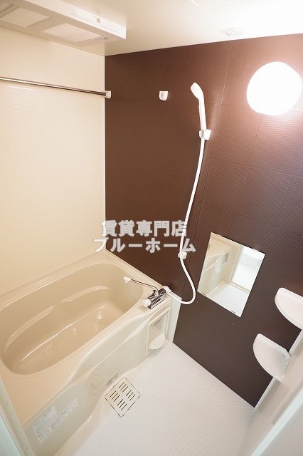 バス・シャワールーム　浴室乾燥機付きで雨の日の洗濯に困らない！