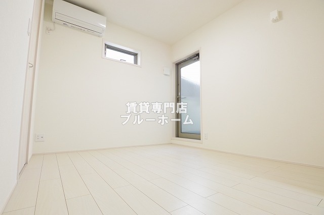 その他　別角度からの洋室です！