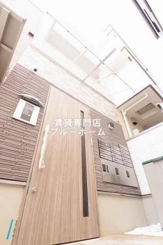 建物外観　3階建ての綺麗な物件！