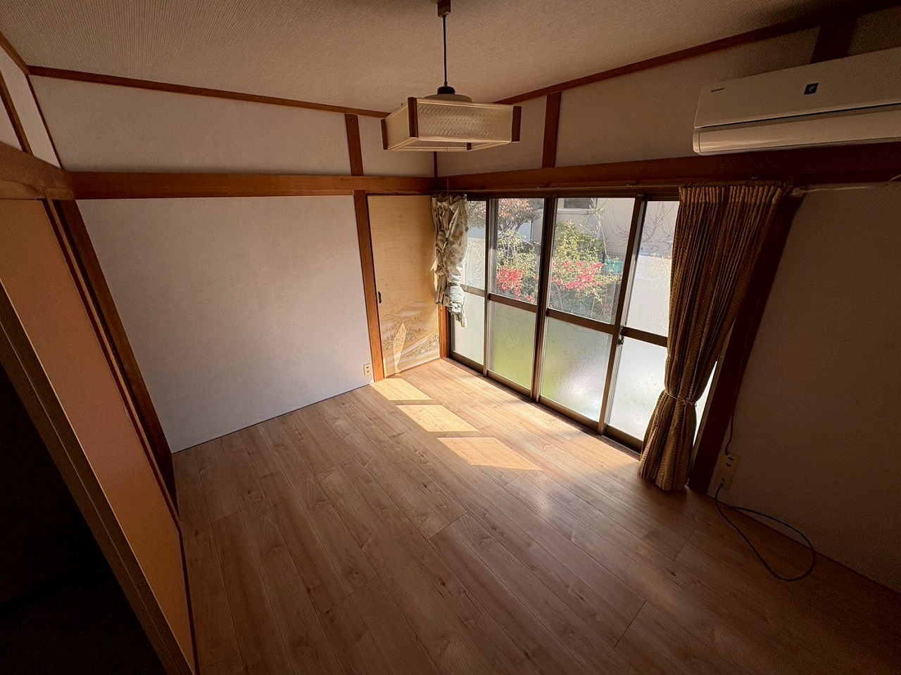 とさでん交通後免線 篠原駅 徒歩4分 2階建 築49年の居間写真