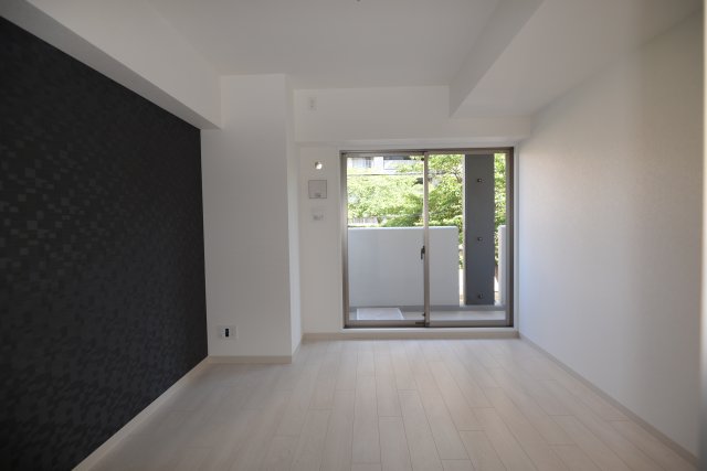 居室・リビング　同マンションの別のお部屋の写真です。