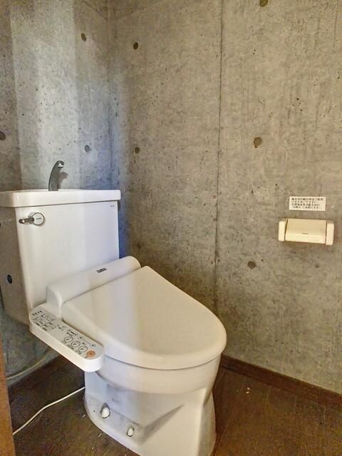 トイレ　★温水洗浄便座付のトイレです★