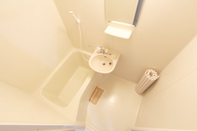バス・シャワールーム　参考写真（同物件別部屋）