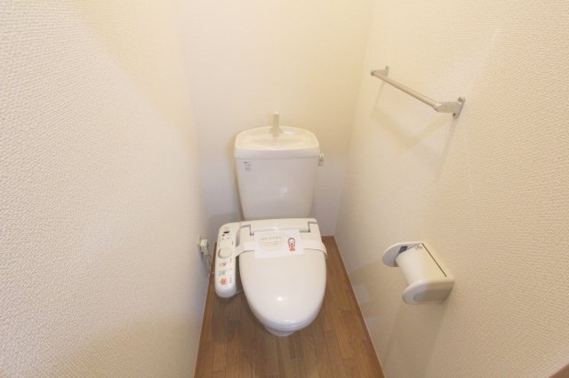 トイレ　参考写真（同物件別部屋）