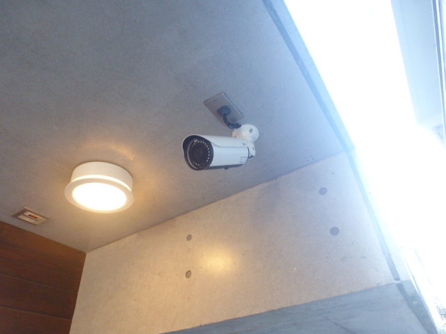 セキュリティ　貴方の安全な暮らしを見守る　　　防犯カメラ