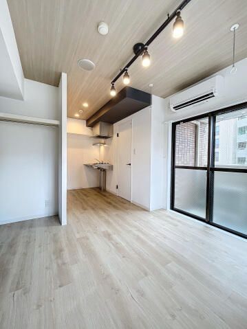 居室・リビング　☆明るい洋室☆