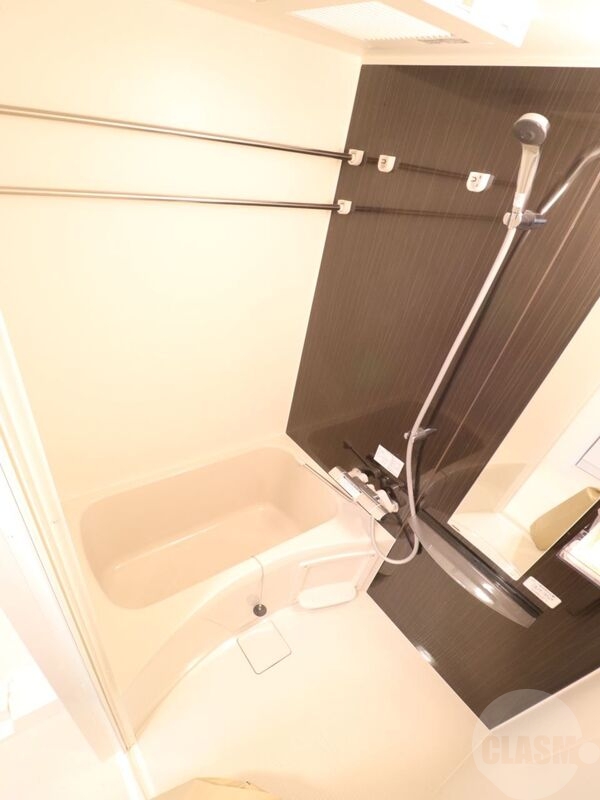 バス・シャワールーム　浴室乾燥機能付きのバスルーム