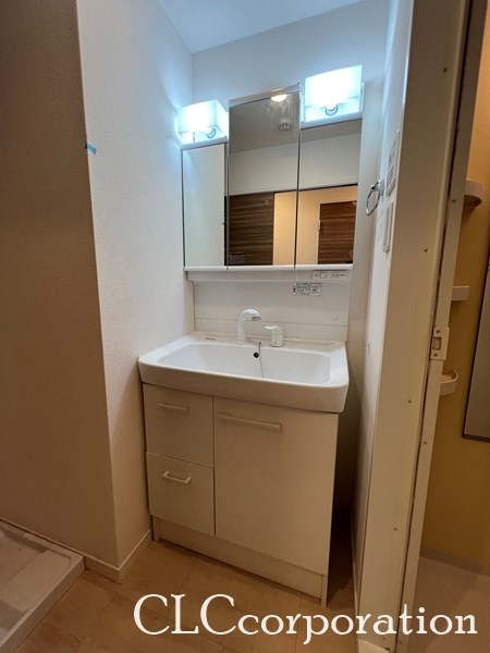 洗面設備　同仕様参考写真