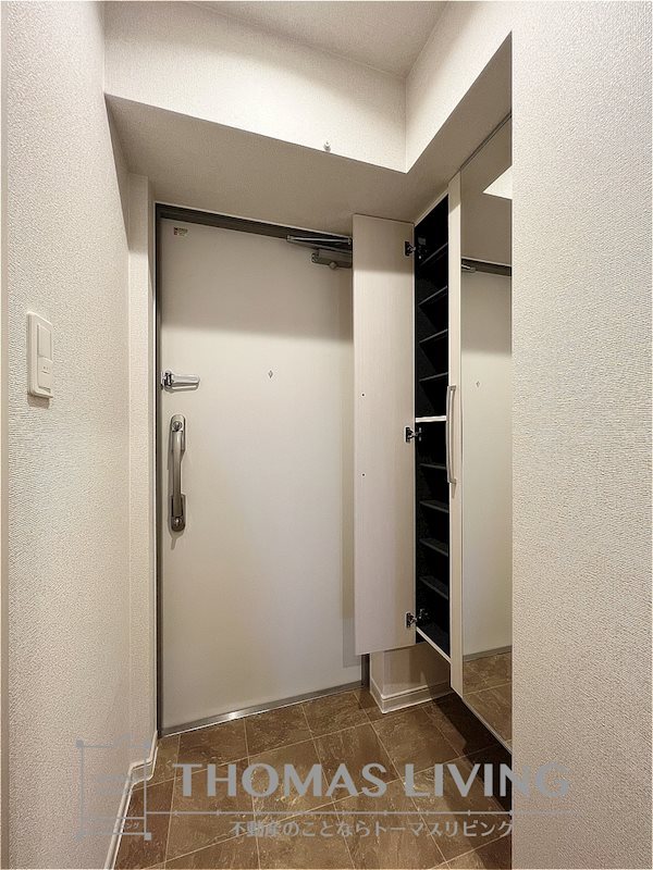 玄関　同間取りの類似物件でご参考下さい。