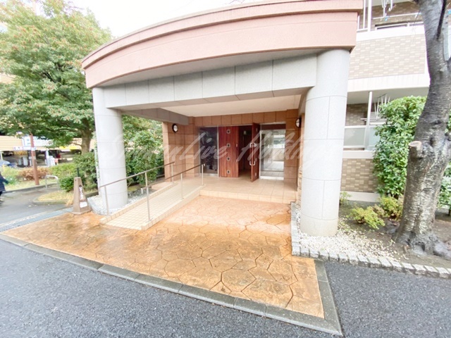 エントランス　綺麗なエントランス♪