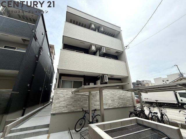 建物外観　宅配ボックス付きで、不在時でも便利！