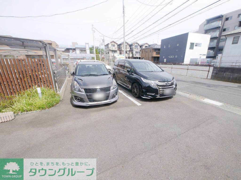 駐車場　駐車場