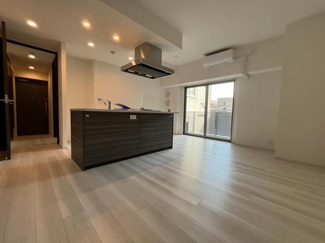 居室・リビング　写真は同タイプ住居です。