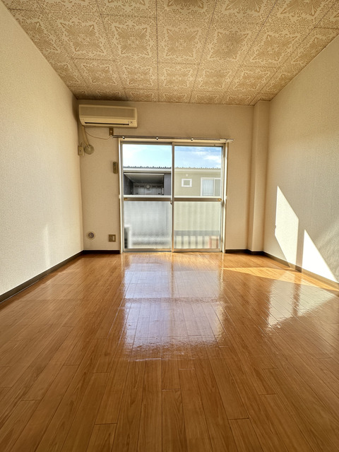 居室・リビング　参考写真です