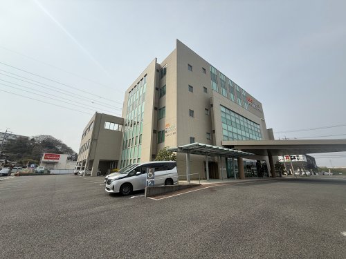 病院　ウェルネス四日市健診クリニック（病院）まで576m