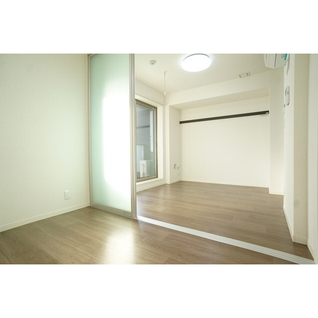 居室・リビング　２部屋つなげれば８．５帖に変身♪