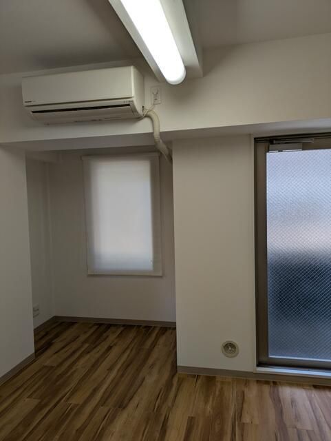 居室・リビング　☆明るい洋室☆