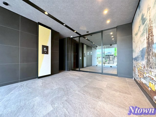 エントランス　建物の内部です