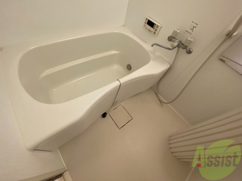 バス・シャワールーム　追い焚き機能付きのお風呂。冬場でも体が温まりますね。